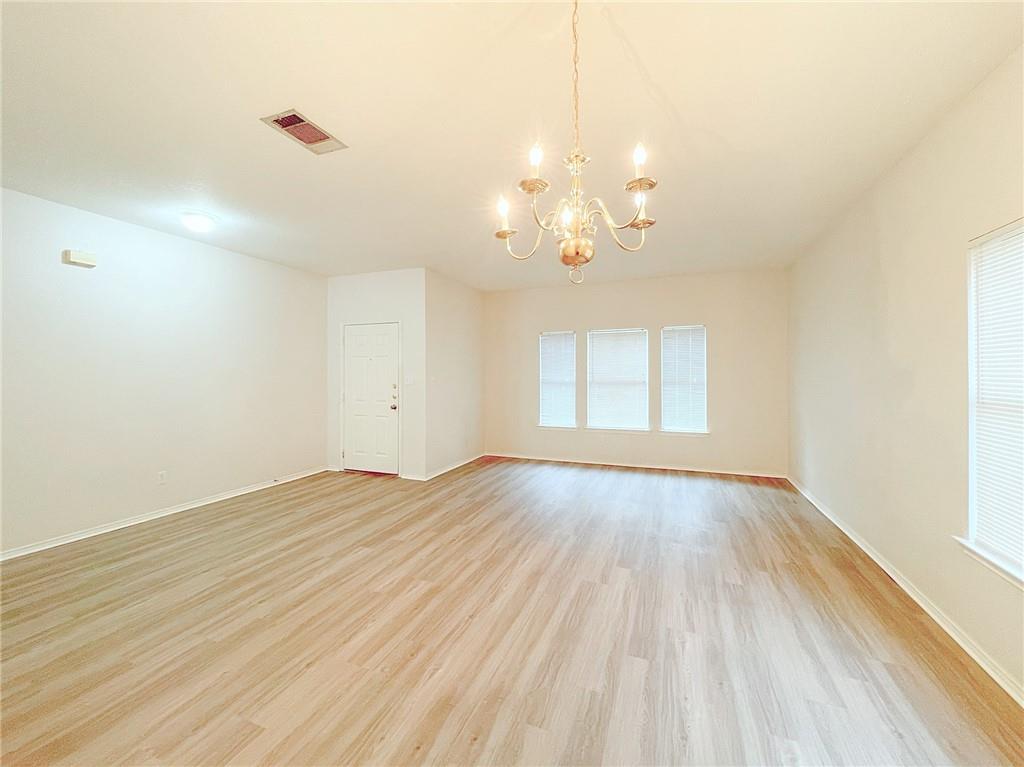 2211 Little Tree BND