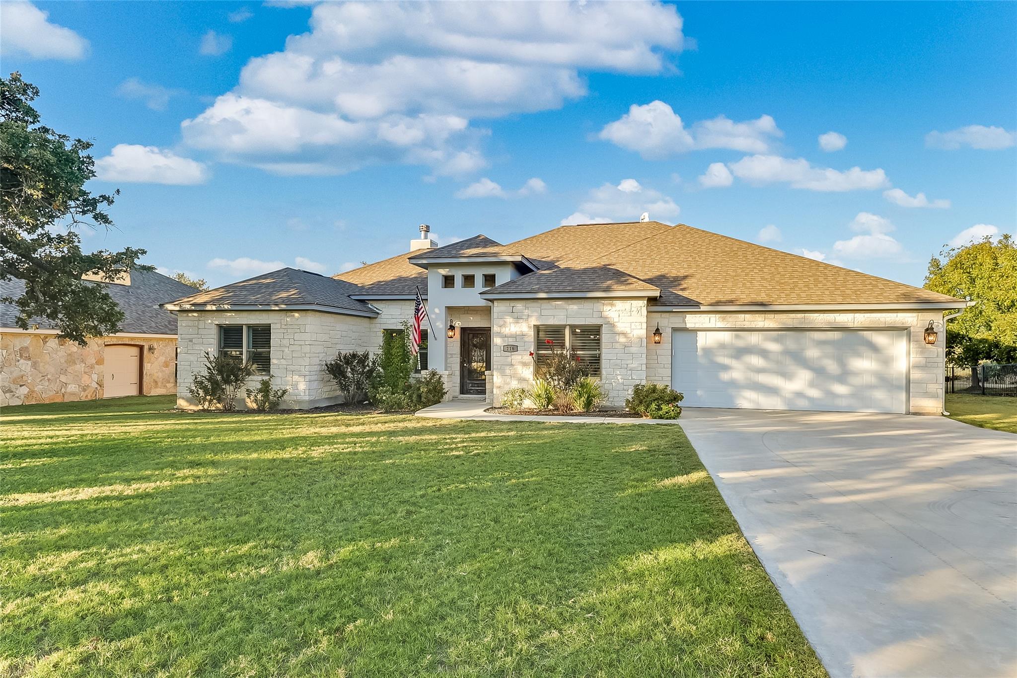 216 Enclave DR