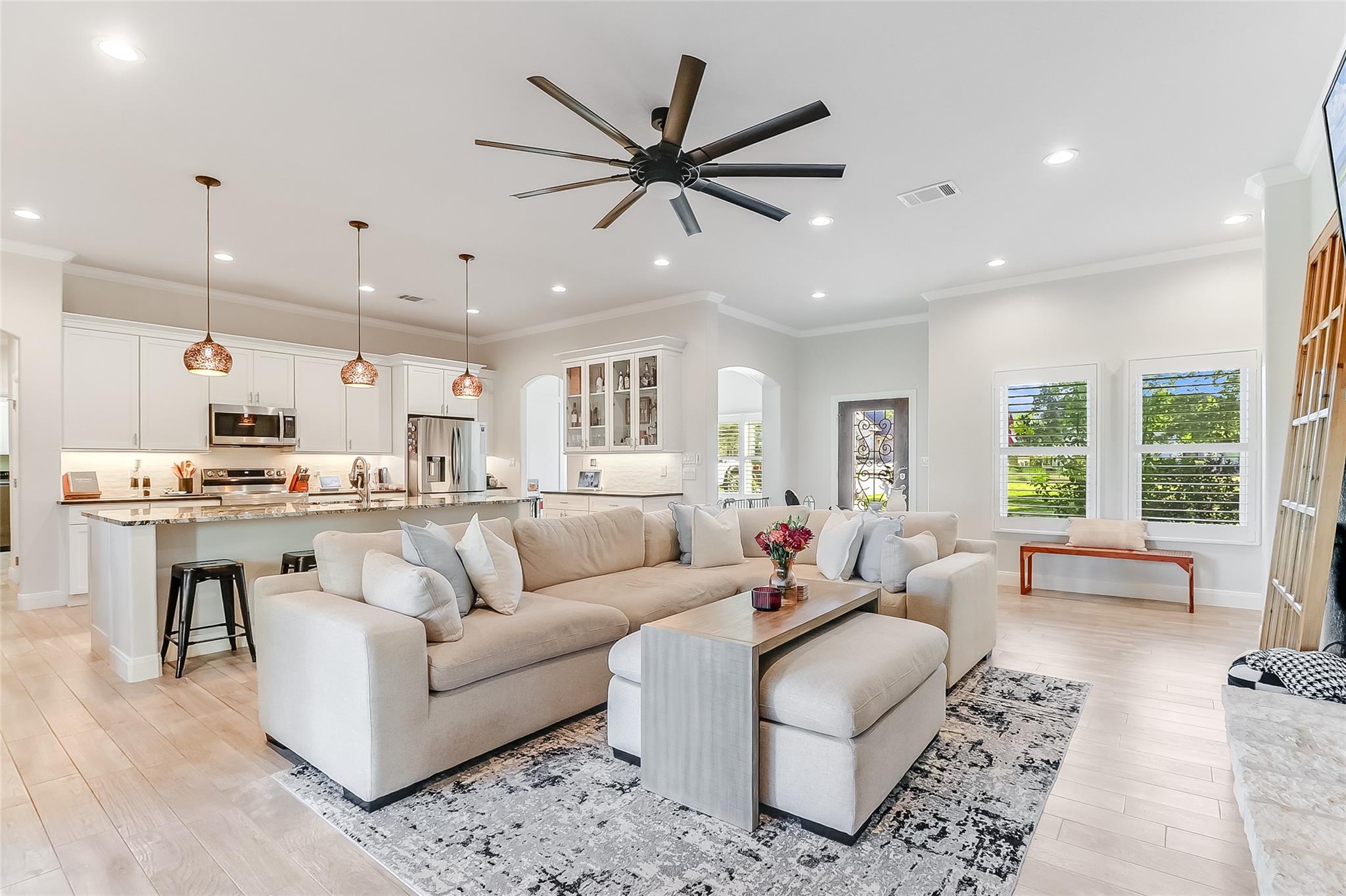 216 Enclave DR