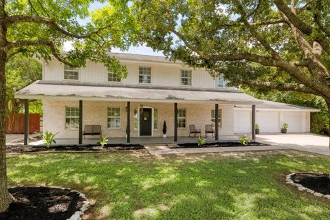 Photo of 13446 Onion Creek DR, Manchaca, TX 78652 (MLS # 1793018)