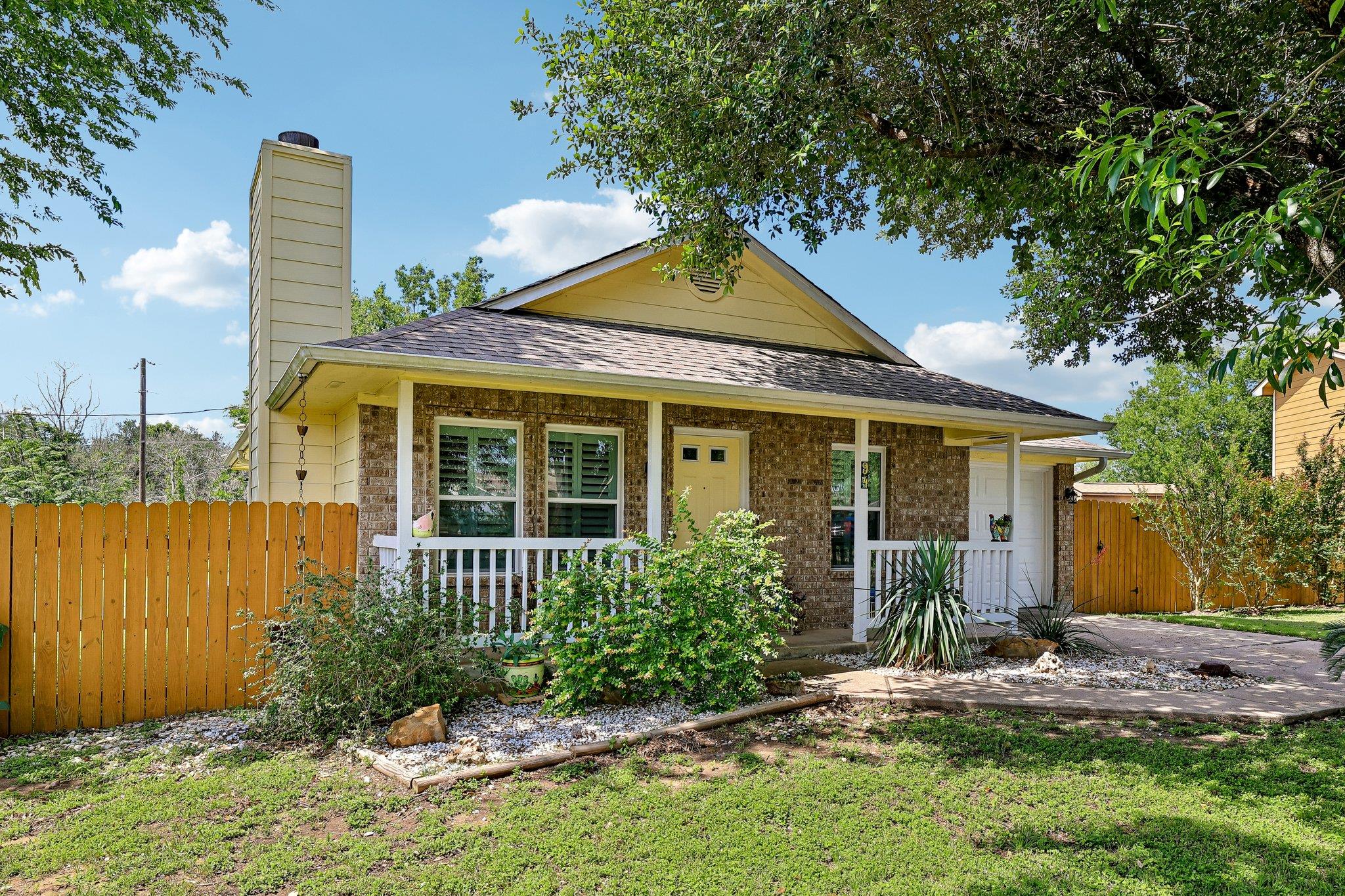 94 Louise ST