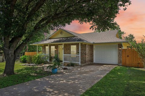 Photo of 94 Louise ST, Elgin, TX 78621 (MLS # 5715285)