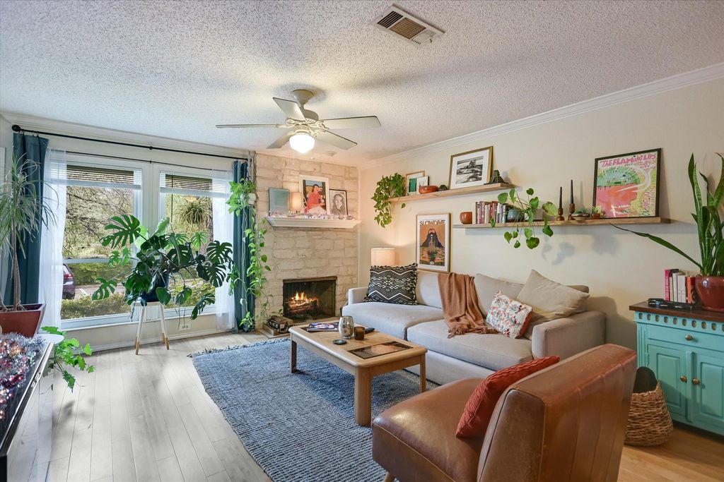 Photo of 6739 Old Quarry LN, Austin, TX 78731 (MLS # 2271507)