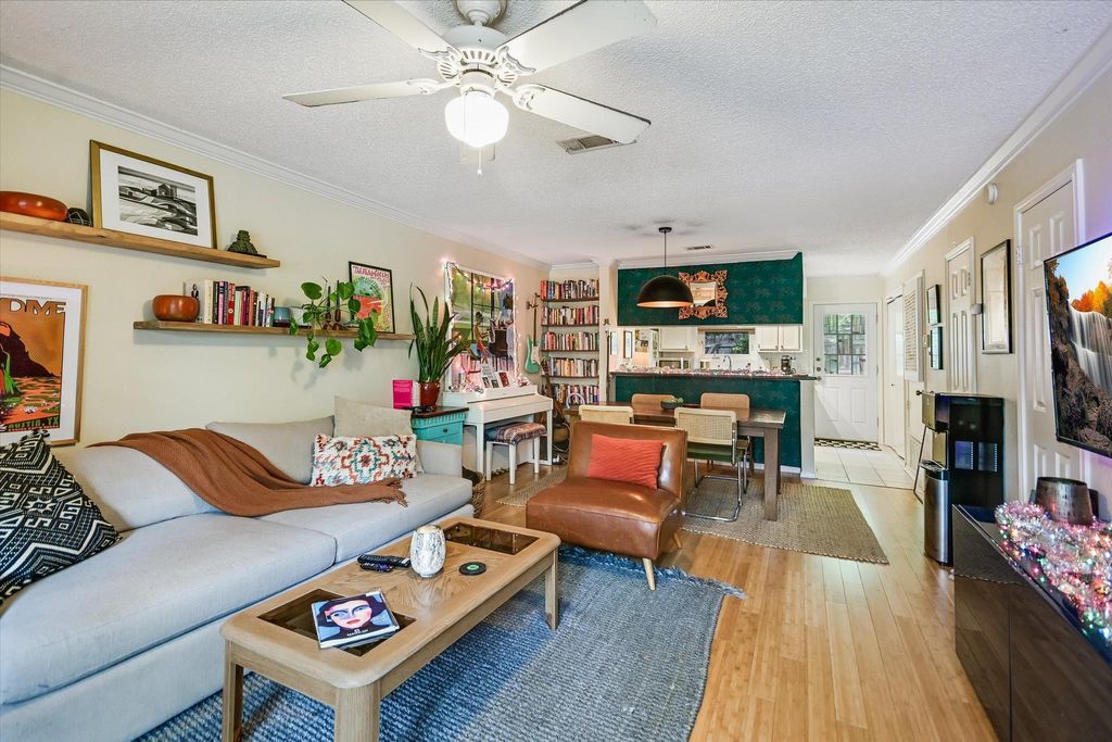 Photo of 6739 Old Quarry LN, Austin, TX 78731 (MLS # 2271507)