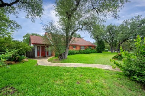 Photo of 3201 Hatley DR, Austin, TX 78746 (MLS # 1690139)