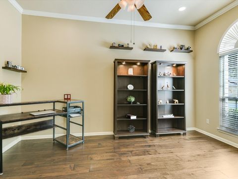 Tiny photo for 11601 Via Grande DR, Austin, TX 78739 (MLS # 2089590)