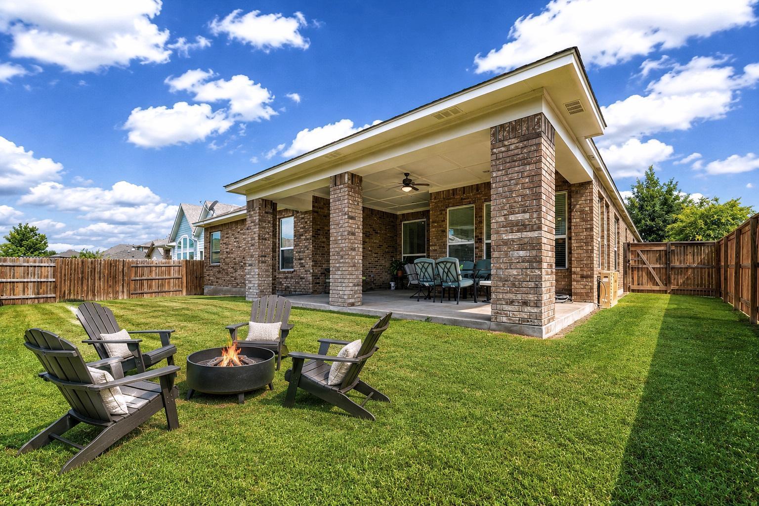 101 Canyon Lake LN