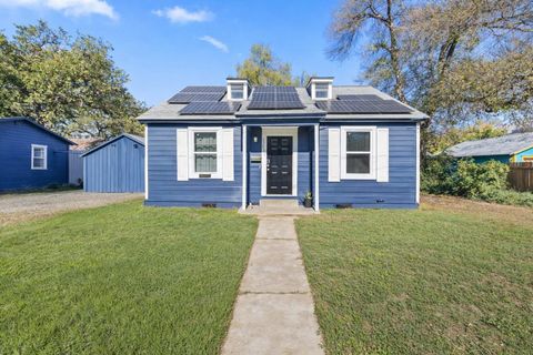 Photo of 1202 E 29th ST #B, Austin, TX 78722 (MLS # 8950637)
