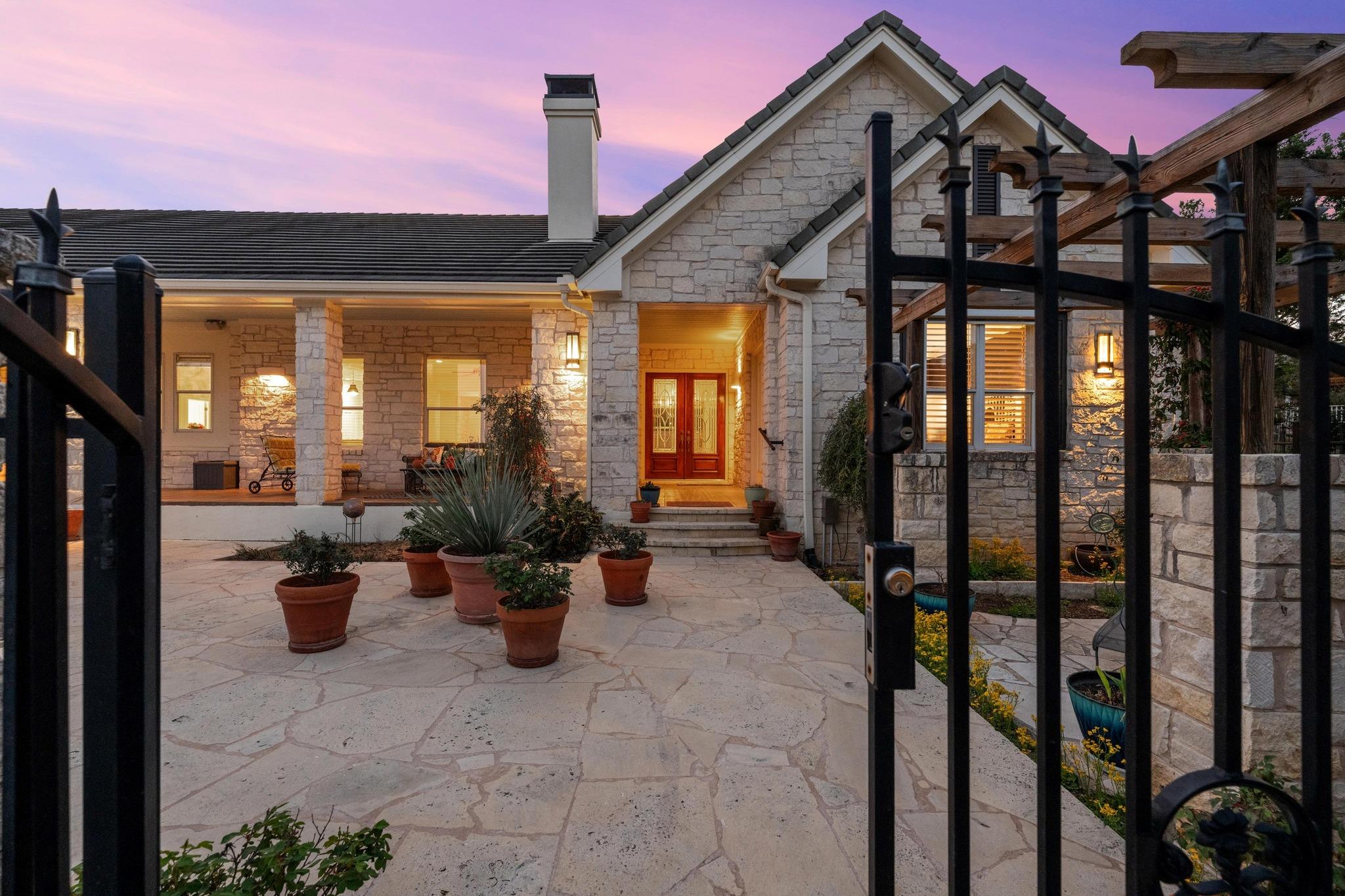 12 Sparrowglen LN