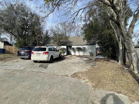 Photo of 806 Plumpton DR #A, Austin, TX 78745 (MLS # 1962176)