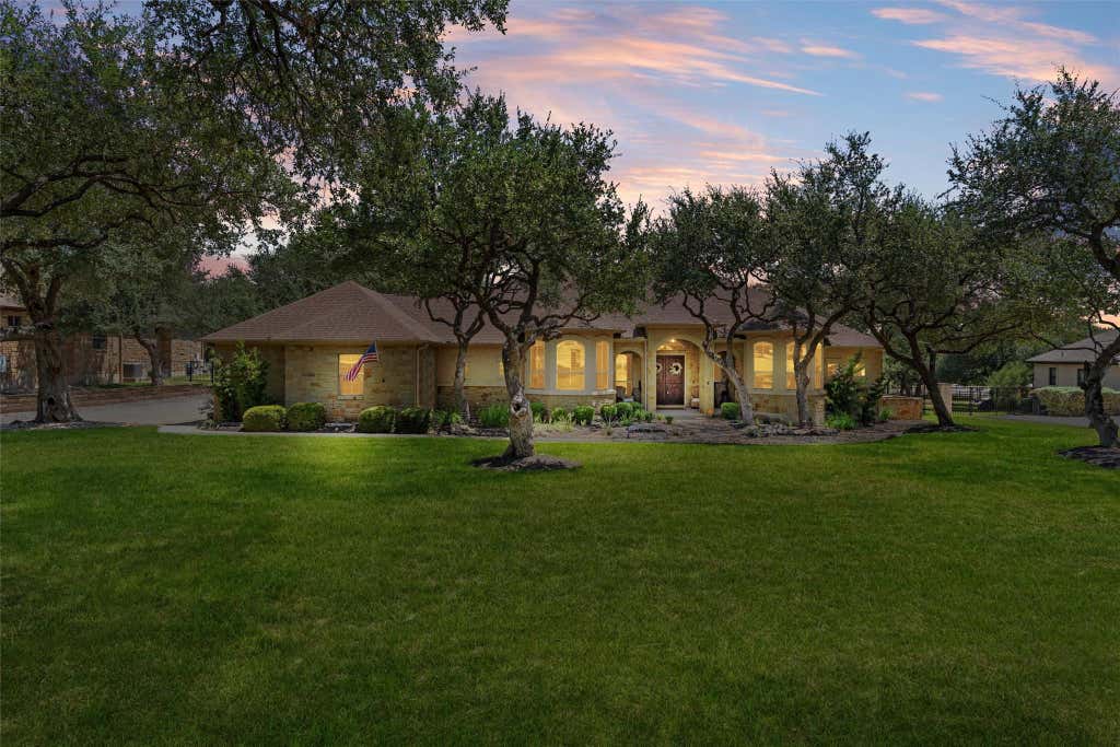 Photo of 104 Vista LN, Georgetown, TX 78633 (MLS # 8870140)