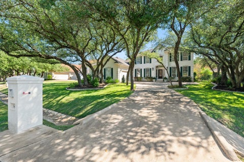 Photo of 34 Hedgebrook WAY, The Hills, TX 78738 (MLS # 8004423)