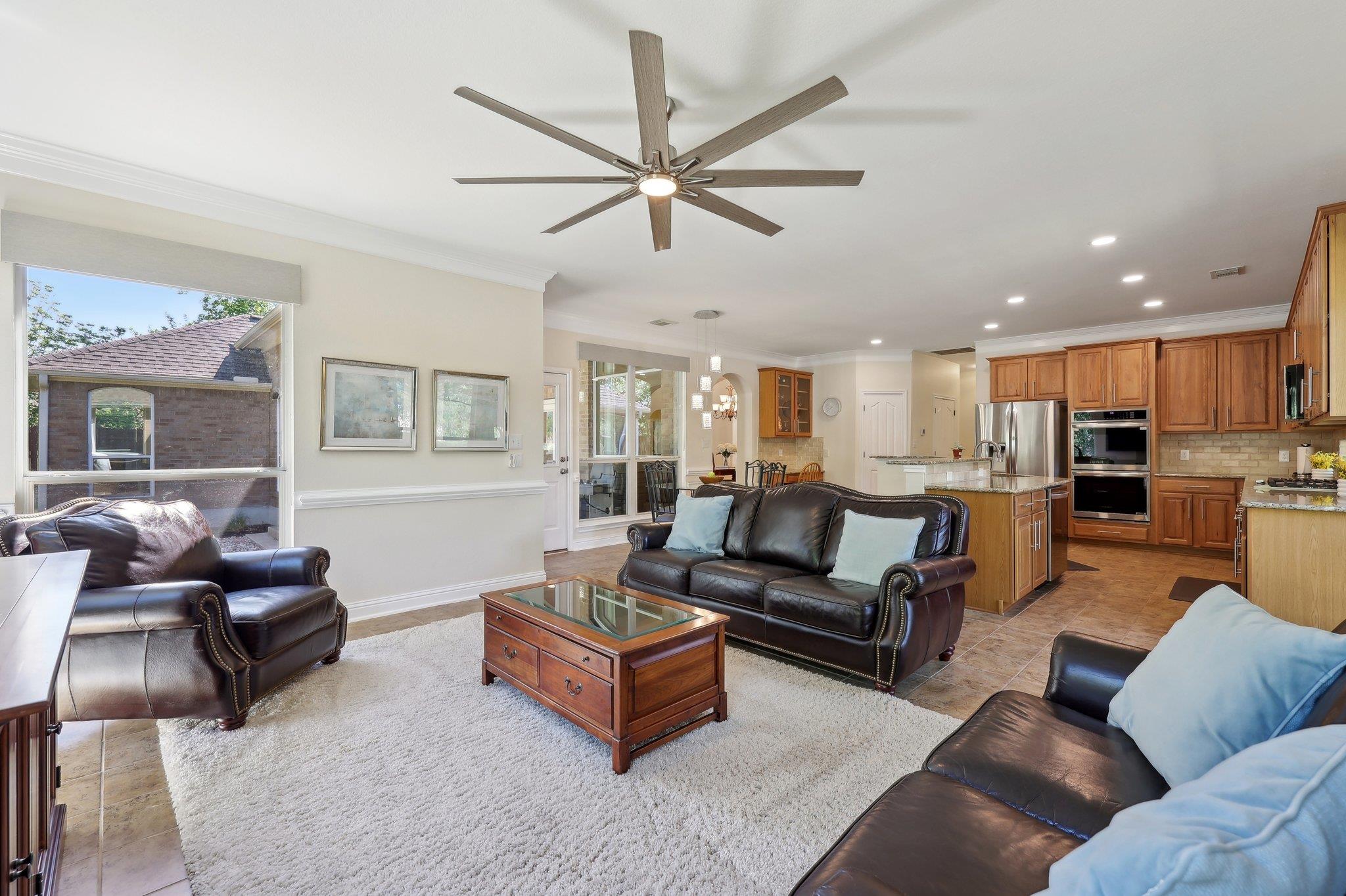 1900 Val Verde DR