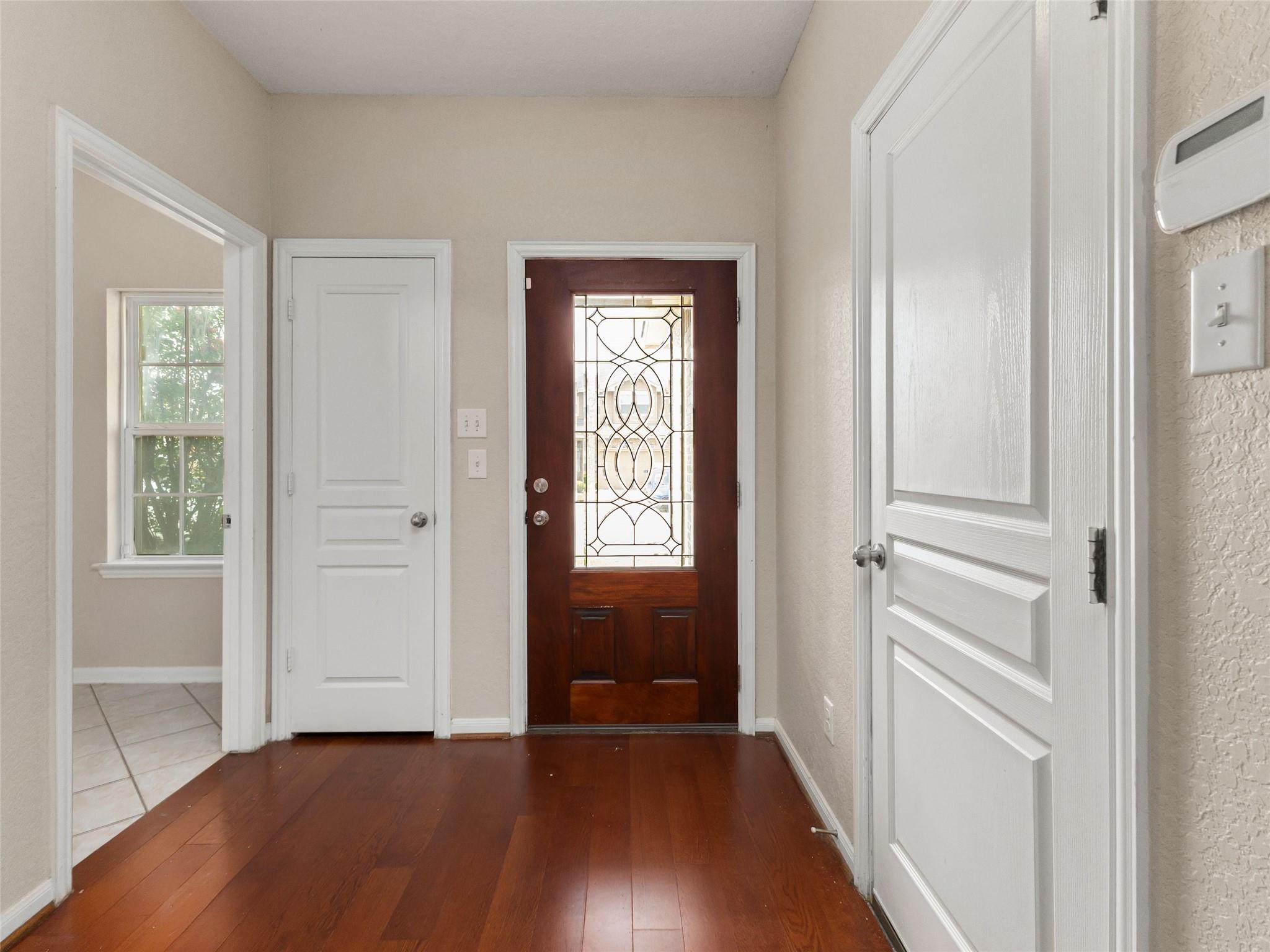 9907 Belmore CV