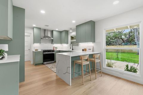 Tiny photo for 2005 Oakglen DR, Austin, TX 78745 (MLS # 2297844)