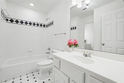 Tiny photo for 38 Tiburon DR, The Hills, TX 78738 (MLS # 1315567)