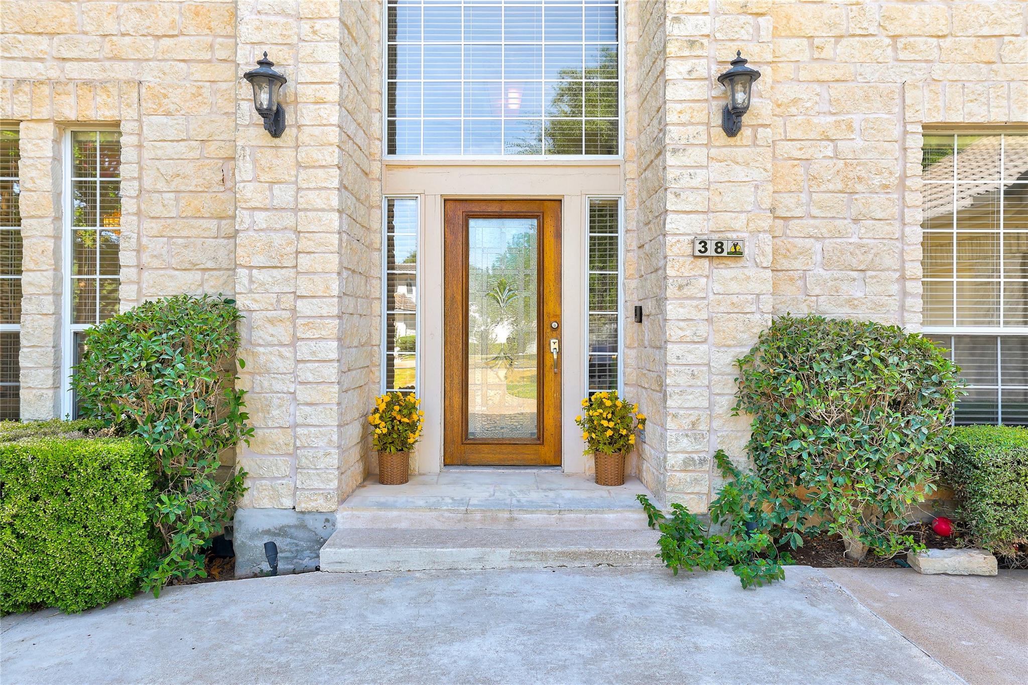 38 Tiburon DR