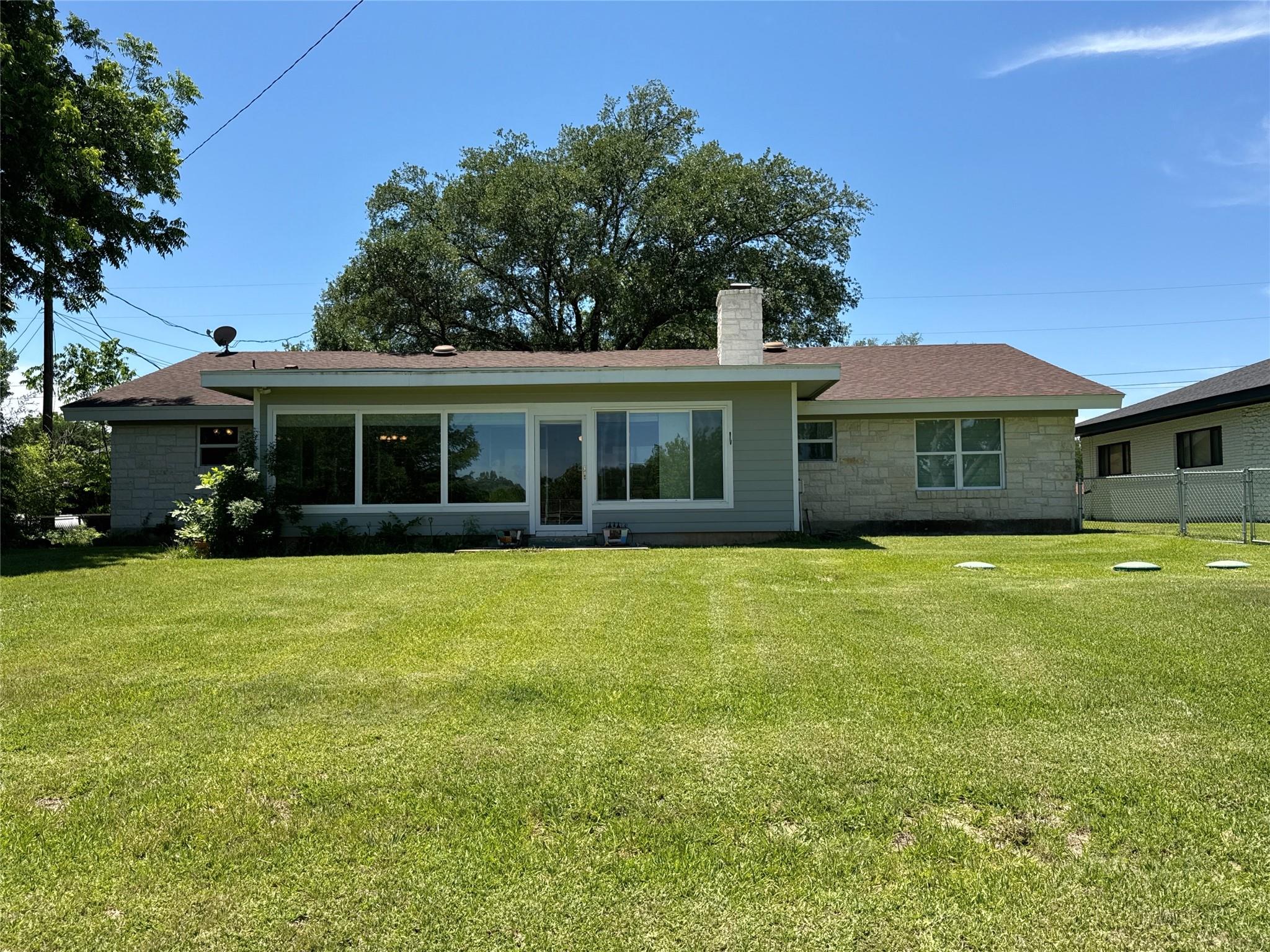 304 E Pheasant RD