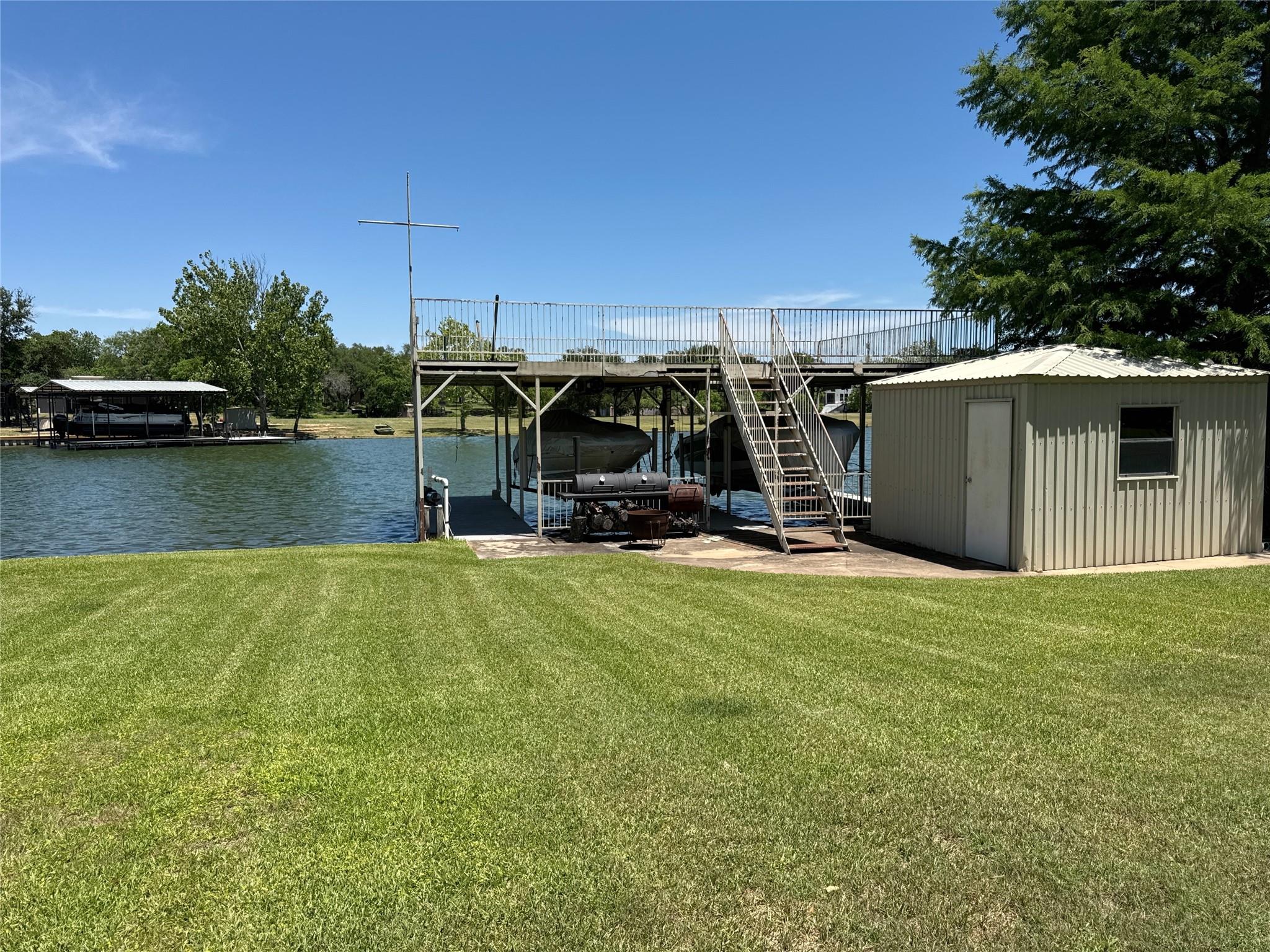 304 E Pheasant RD