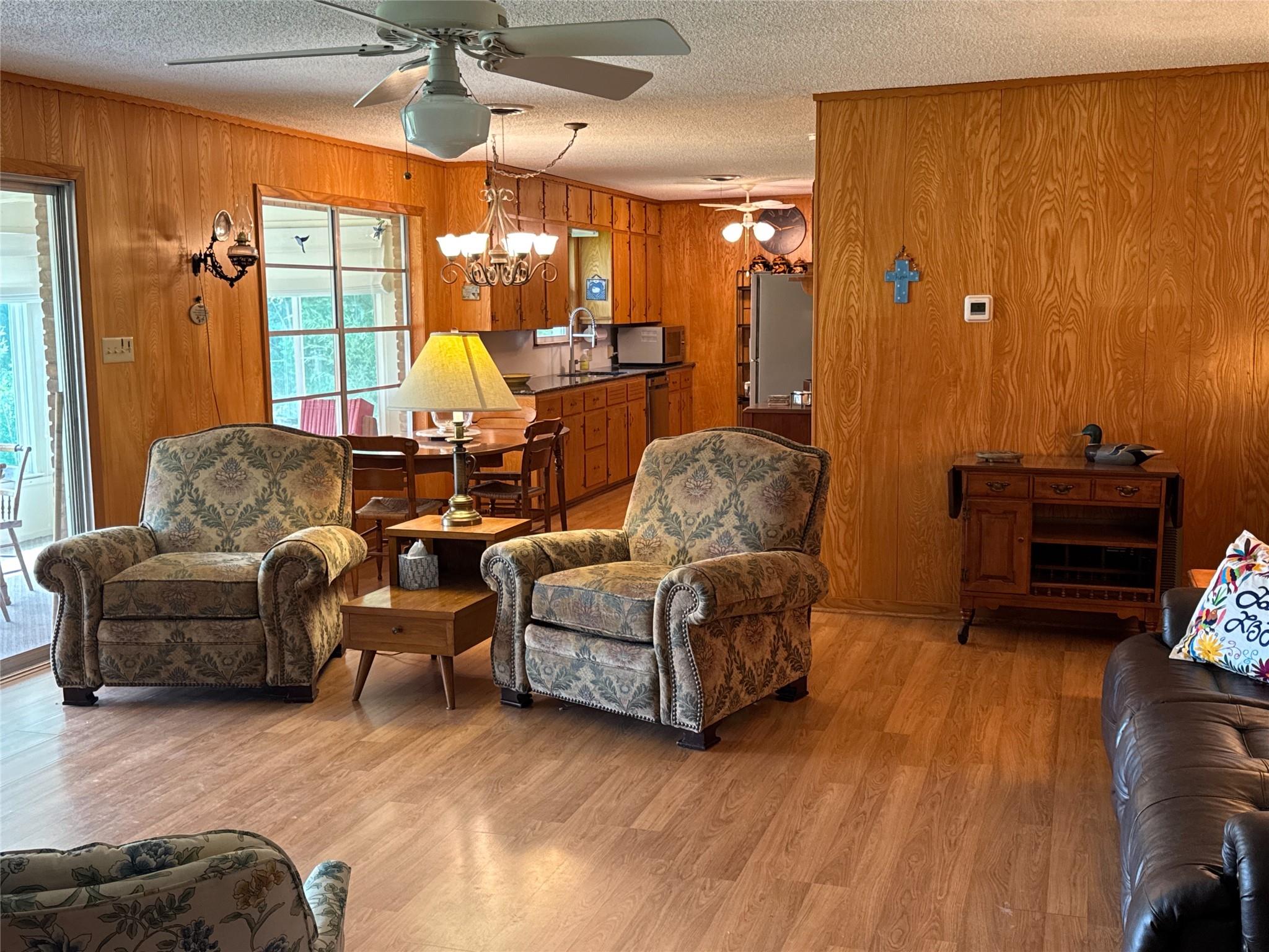 304 E Pheasant RD