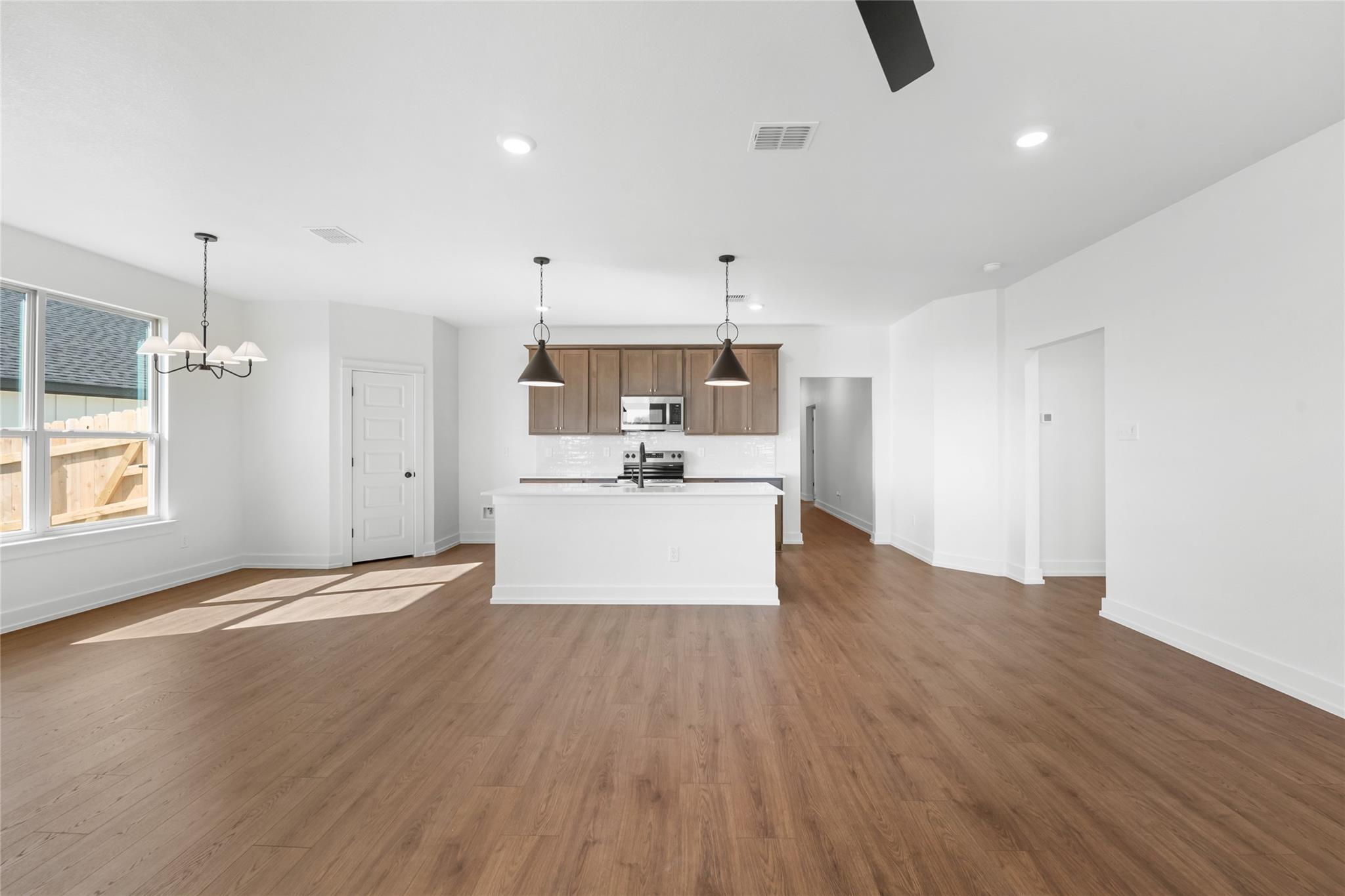 560 Gus LOOP