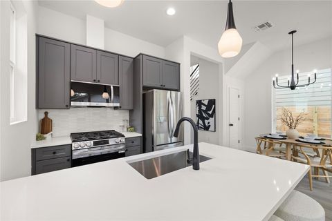 Tiny photo for 1700 Pennsylvania Ave, Austin, TX 78702 (MLS # 4546508)