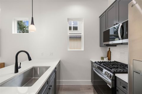 Tiny photo for 1700 Pennsylvania Ave, Austin, TX 78702 (MLS # 4546508)