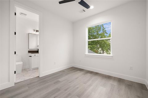 Tiny photo for 1700 Pennsylvania Ave, Austin, TX 78702 (MLS # 4546508)