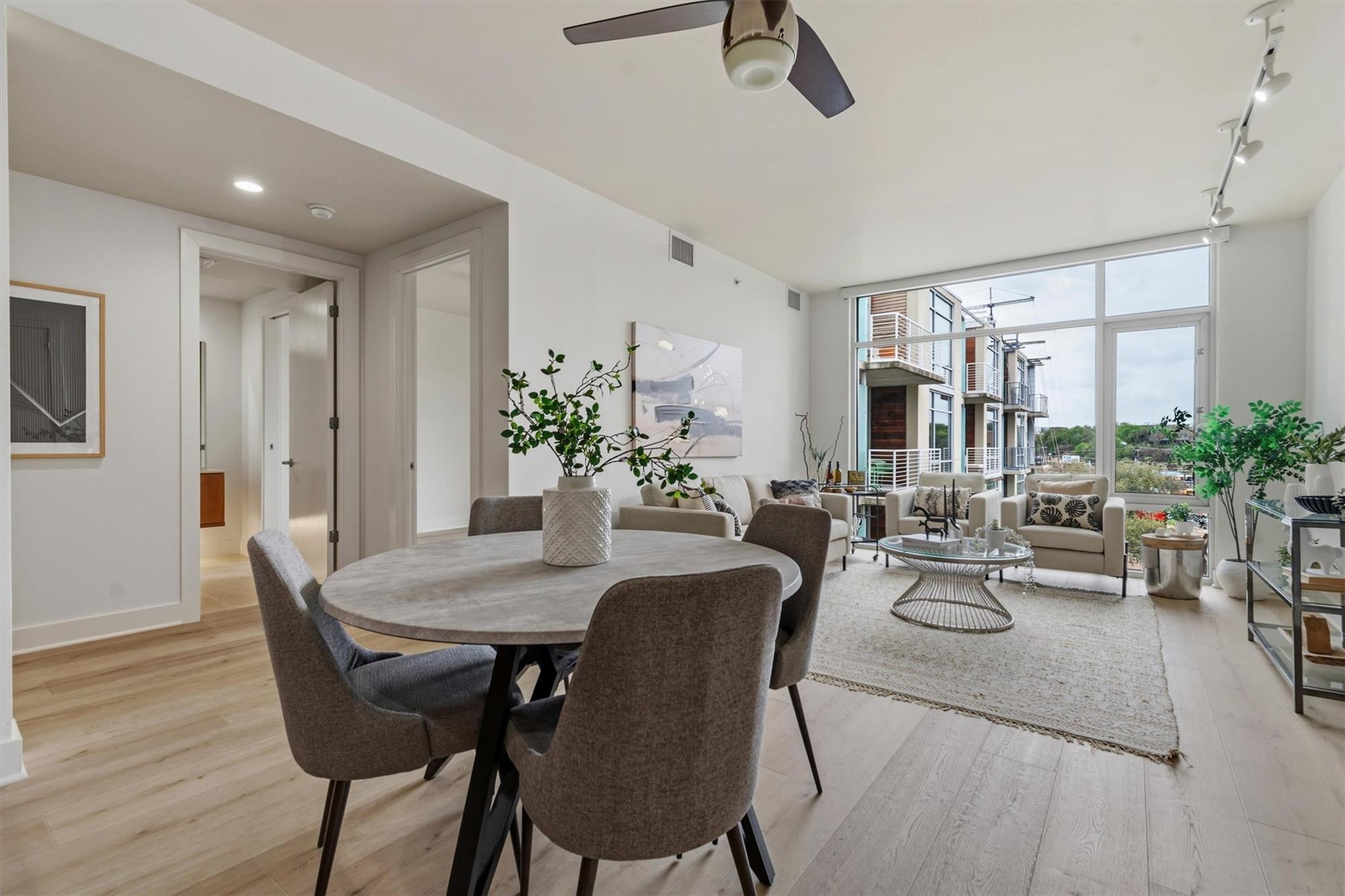 210 Lee Barton DR 517