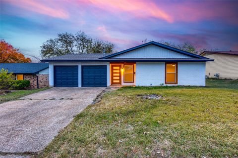 Photo of 10005 quail hutch Dr, Austin, TX 78758 (MLS # 3045829)