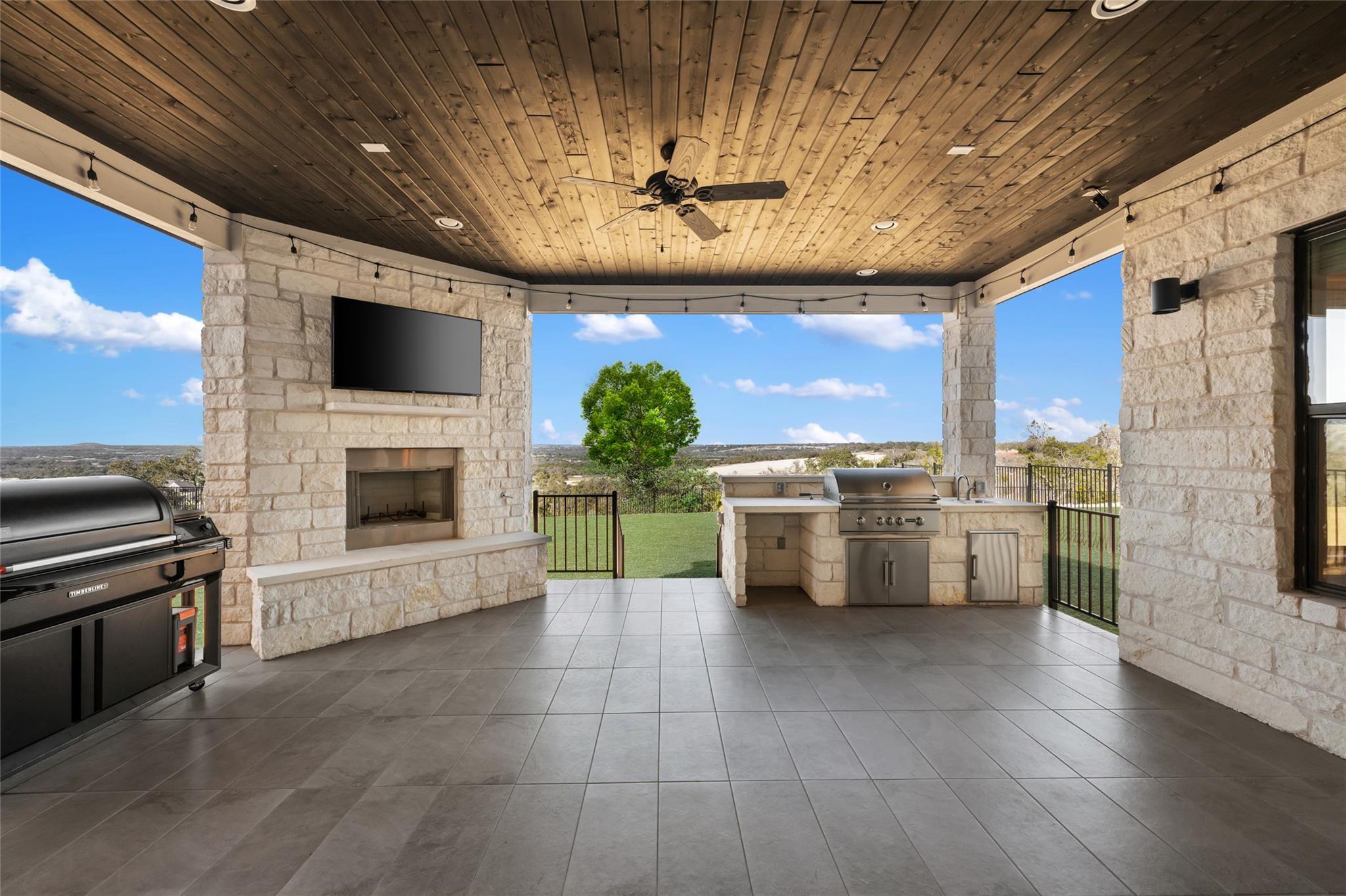 204 Roseleaf CT