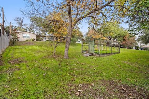 Photo of 601 Sandringham CIR, Austin, TX 78704 (MLS # 7365762)