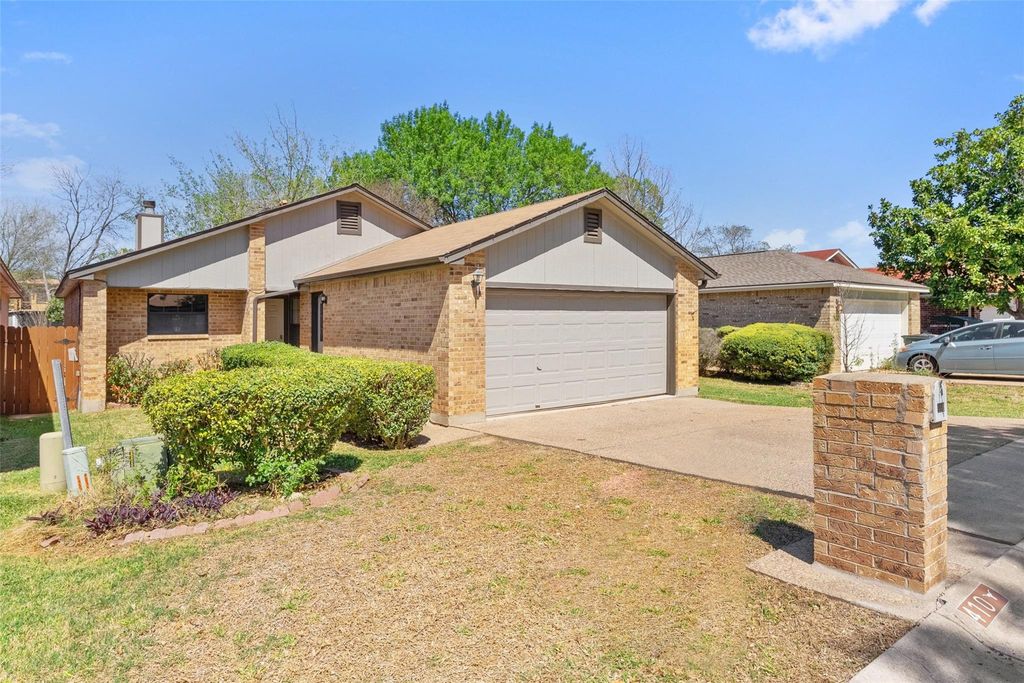 Photo of 410 Village LN, Buda, TX 78610 (MLS # 8335024)