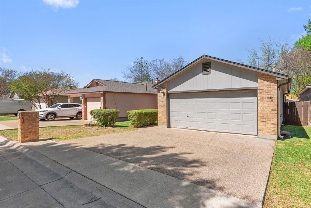 Photo of 410 Village LN, Buda, TX 78610 (MLS # 8335024)