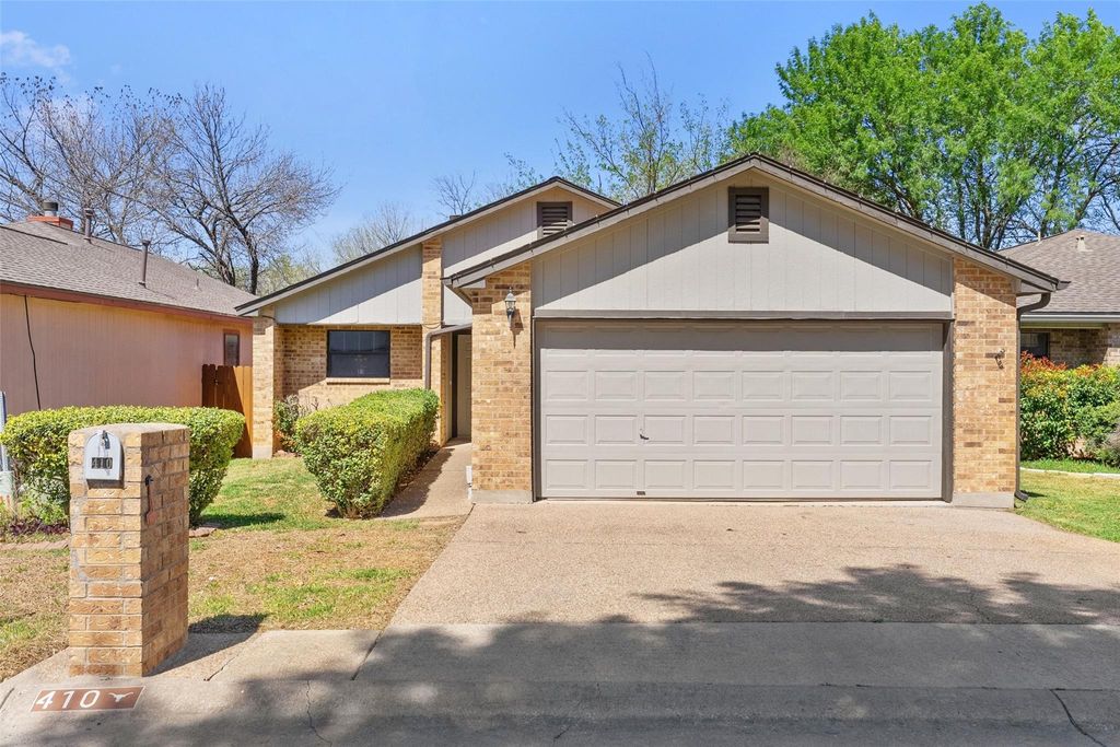 Photo of 410 Village LN, Buda, TX 78610 (MLS # 8335024)