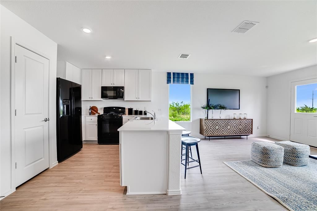 Photo of 13216 Eastland DR, Mustang Ridge, TX 78610 (MLS # 3429312)