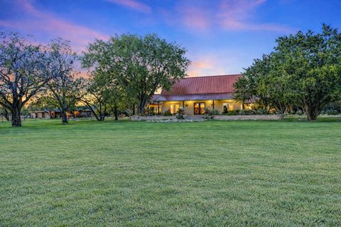 1005 County Road 414 Spicewood TX 78669
