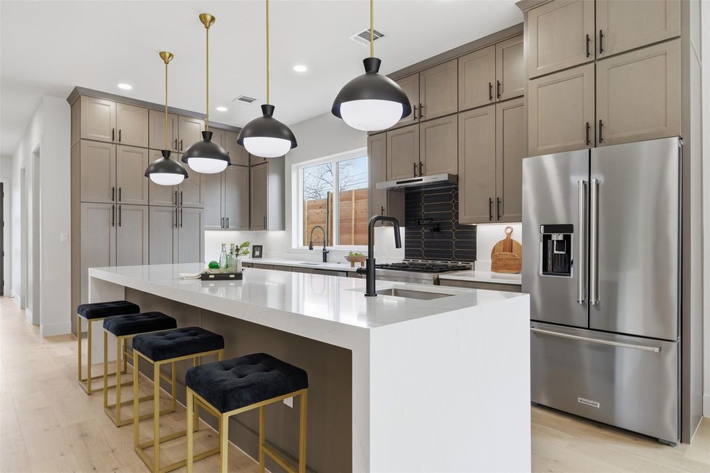 Photo of 8115 Rockwood LN #B, Austin, TX 78757 (MLS # 9155577)