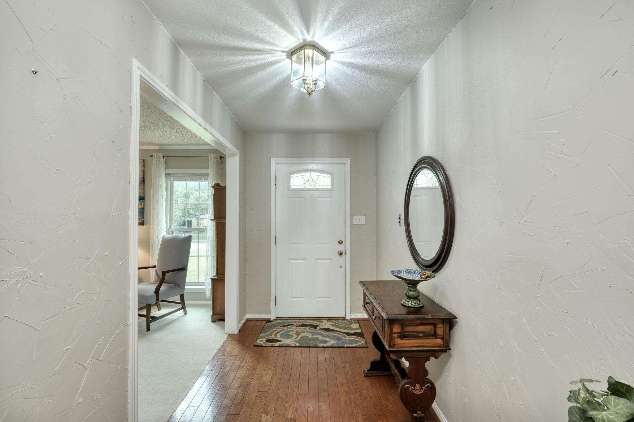 1604 W Creek LOOP