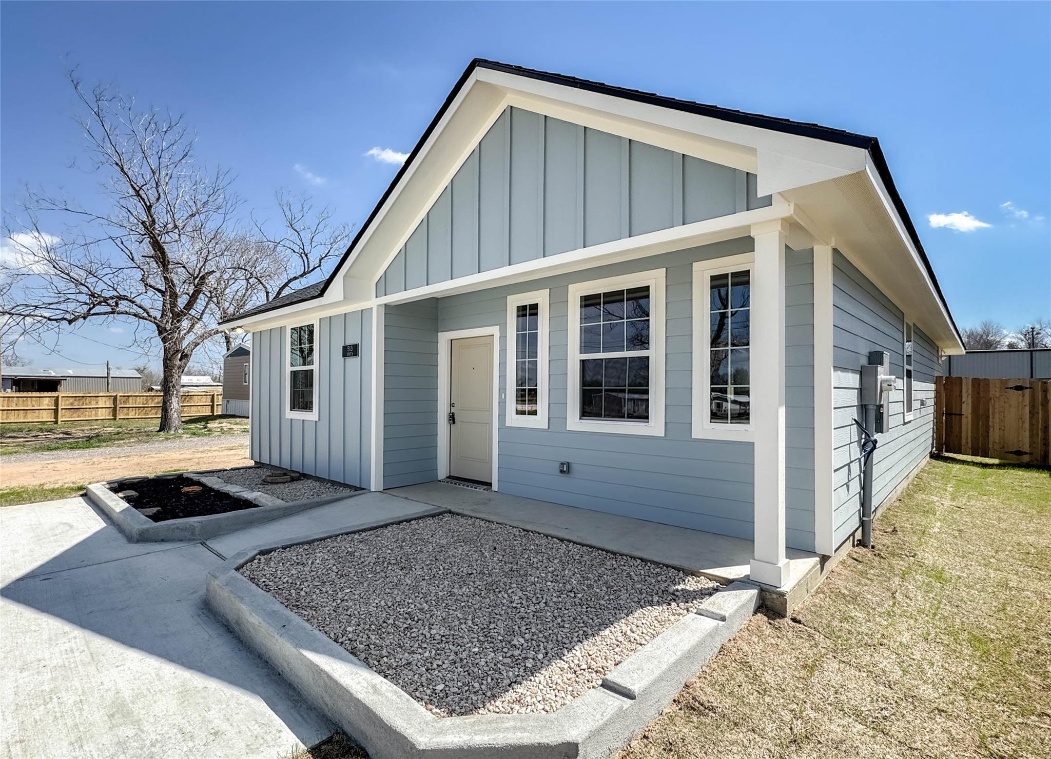 Listing image 1