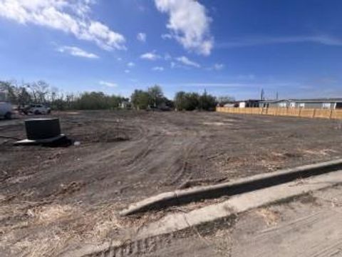 708 E Pecan ST Granger TX 76530