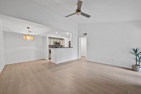 Tiny photo for 3204 Menchaca RD #212, Austin, TX 78704 (MLS # 5453541)
