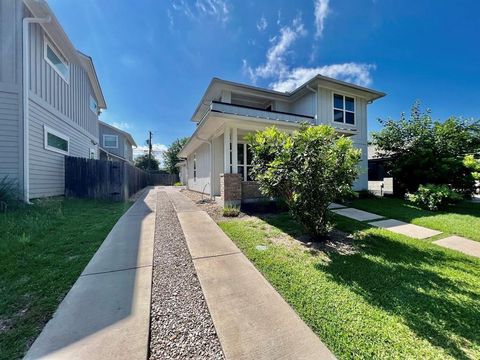 Photo of 4705 Rosedale Ave #B, Austin, TX 78756 (MLS # 9787570)