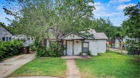 Photo of 308 E Austin Ave, Round Rock, TX 78664 (MLS # 3422642)