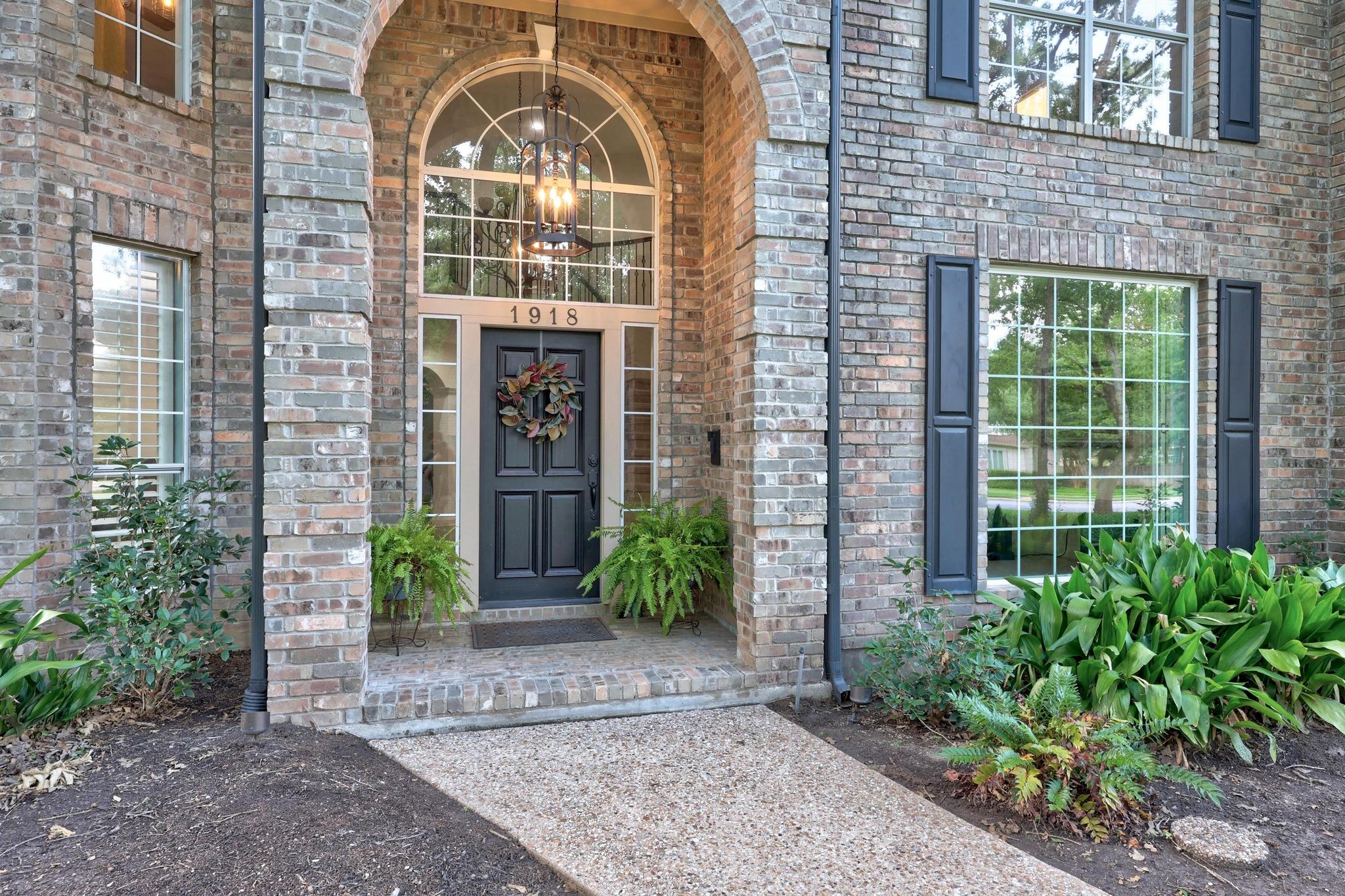 1918 Plantation DR