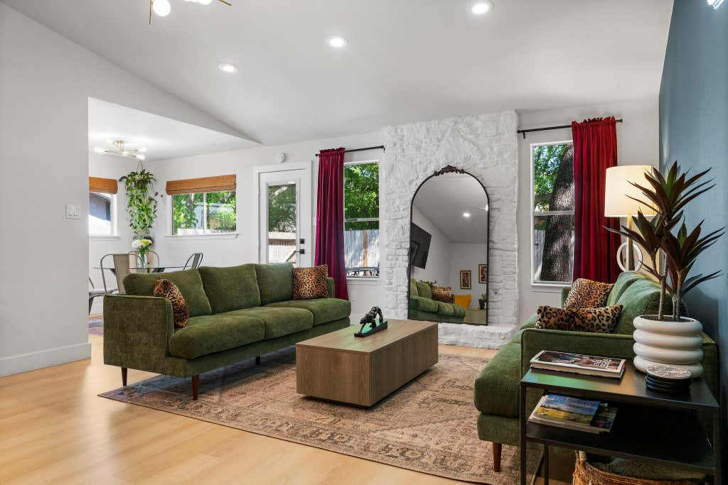 Photo of 7507 Bender DR, Austin, TX 78749 (MLS # 8361544)