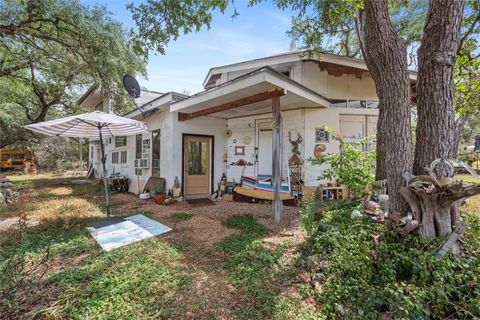 501 Limestone LN Driftwood TX 78619