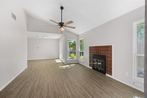 8615 Croydon LOOP Austin TX 78748