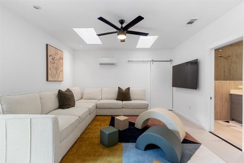 Tiny photo for 4113 Circletree LOOP, Austin, TX 78731 (MLS # 5595827)