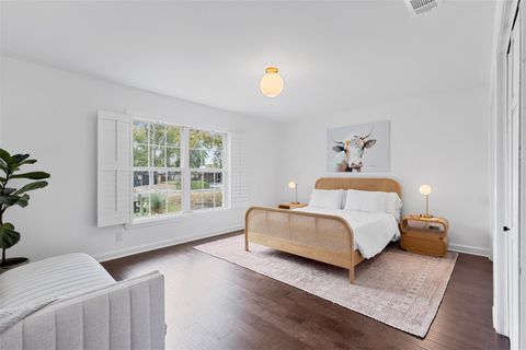 Tiny photo for 4113 Circletree LOOP, Austin, TX 78731 (MLS # 5595827)